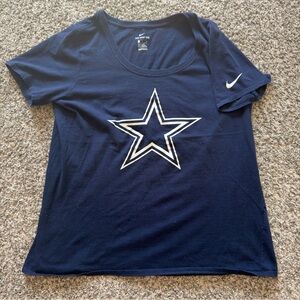Nike Women’s Scoop Neck Navy Tee with White Dallas Cowboys Star Graphic